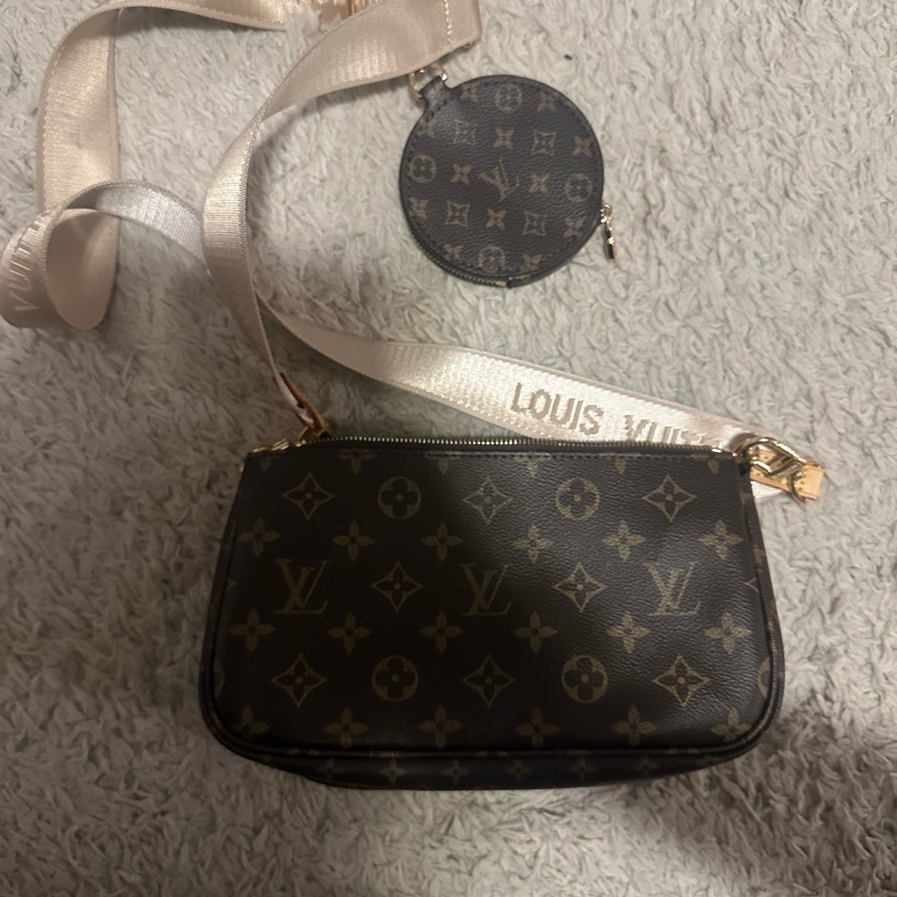 Louis Vuitton Monogram Crossbody Bag with Cream Strap - Picture 3 of 8